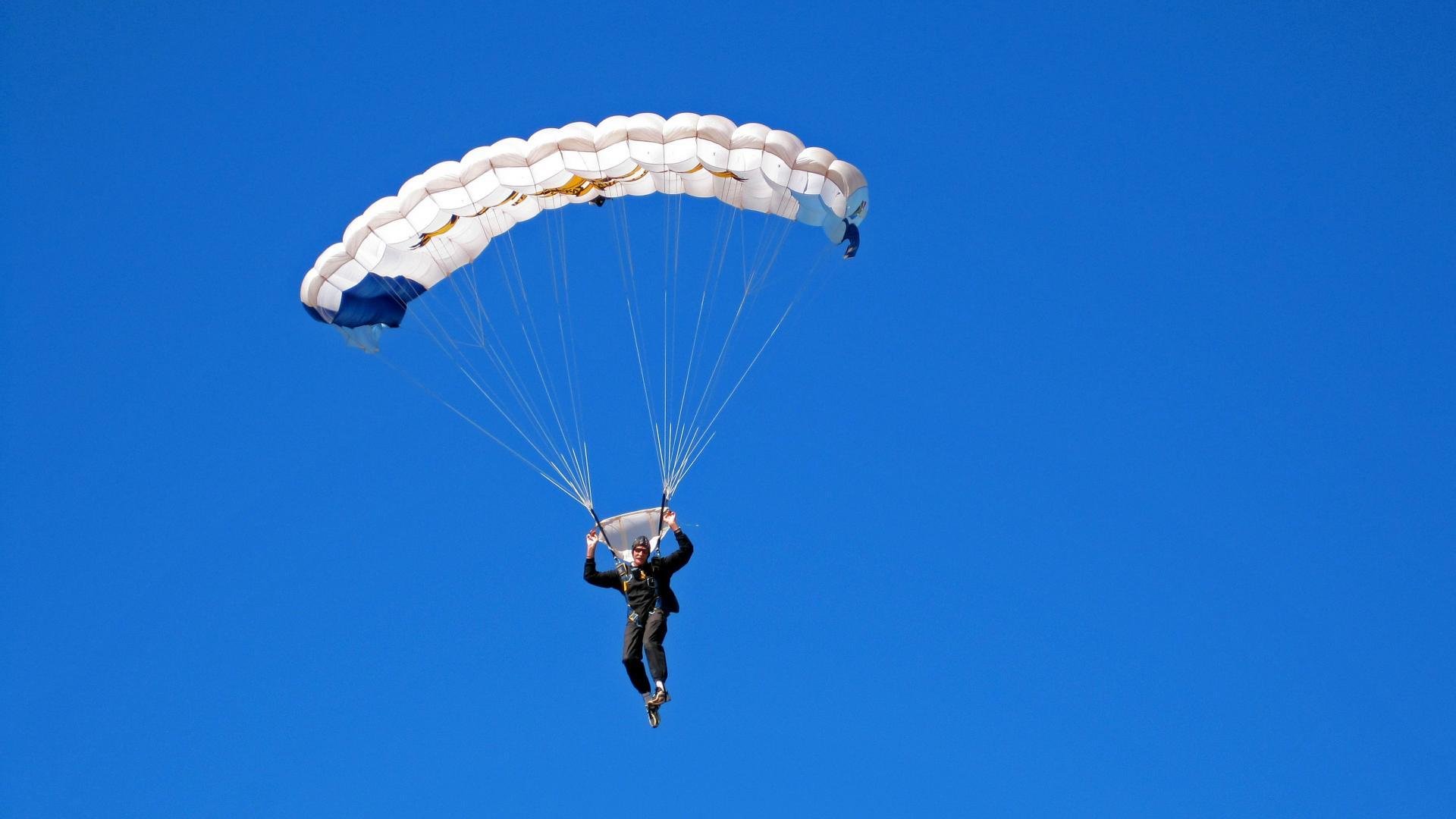 战队管理层调整新血液注入期待战略升级